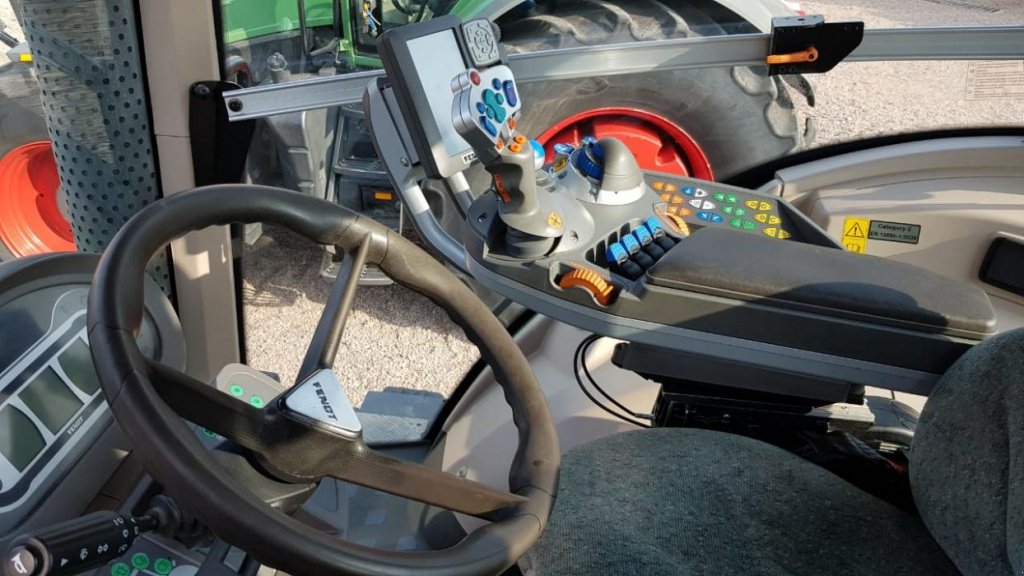 Oldtimer-Traktor des Typs Fendt 936 Vario Profi, Neumaschine in Дніпро (Bild 5)