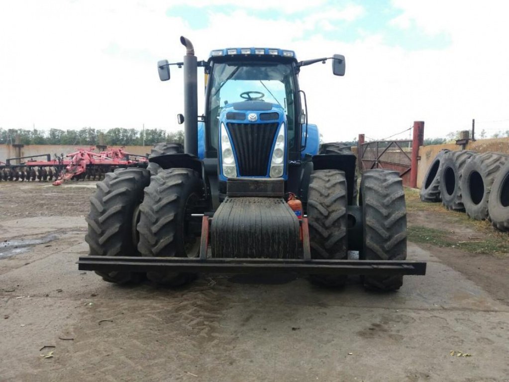 Oldtimer-Traktor des Typs New Holland T8050, Neumaschine in Запоріжжя (Bild 5)