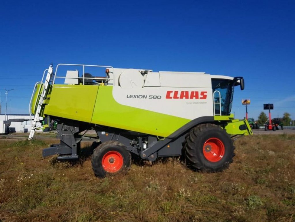 Oldtimer-Mähdrescher des Typs CLAAS Lexion 580, Neumaschine in Путрівка (Bild 5)