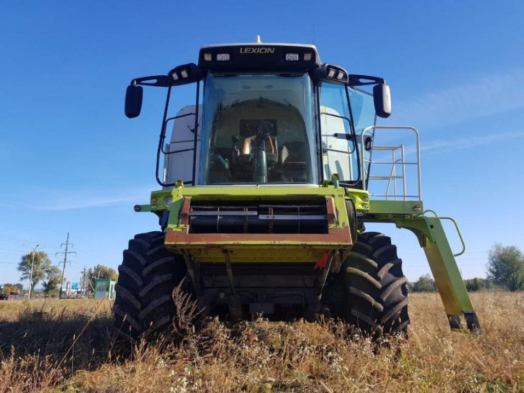 Oldtimer-Mähdrescher des Typs CLAAS Lexion 580, Neumaschine in Путрівка (Bild 12)