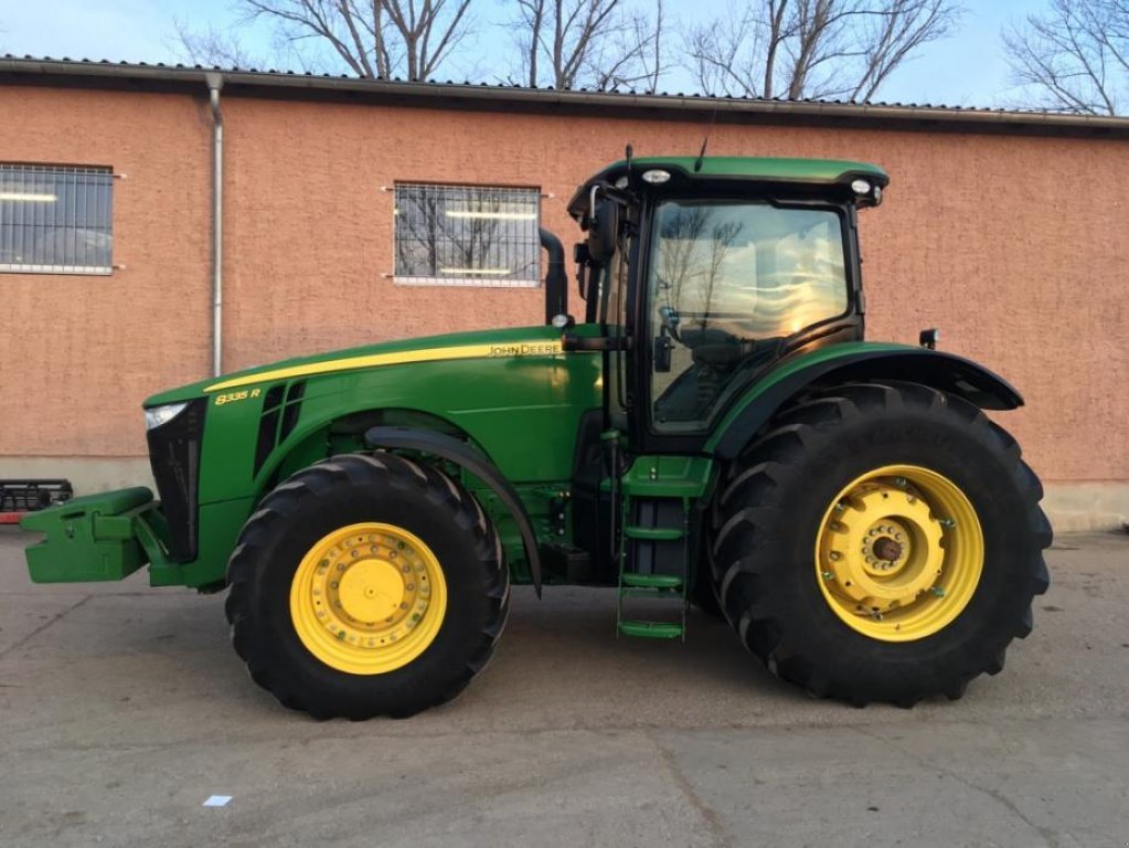 Oldtimer-Traktor des Typs John Deere 8335R, Gebrauchtmaschine in Путрівка (Bild 11)