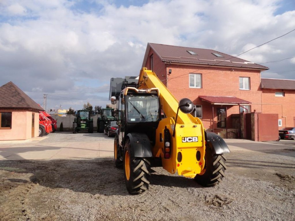 Teleskopstapler des Typs JCB 531-70, Neumaschine in Антополь (Bild 8)