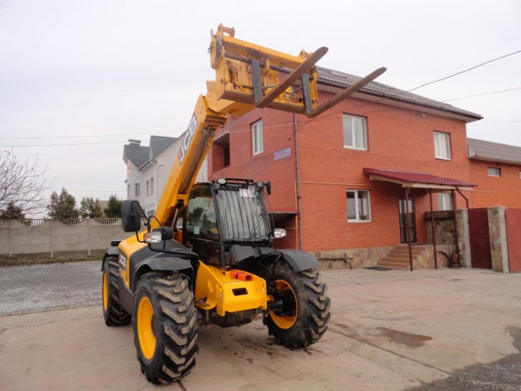 Teleskopstapler des Typs JCB 531-70, Neumaschine in Антополь (Bild 2)