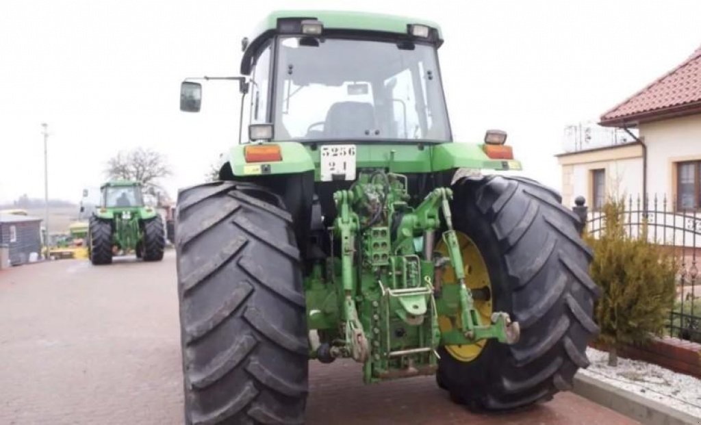 Oldtimer-Traktor des Typs John Deere 7800, Neumaschine in Вінниця (Bild 6)