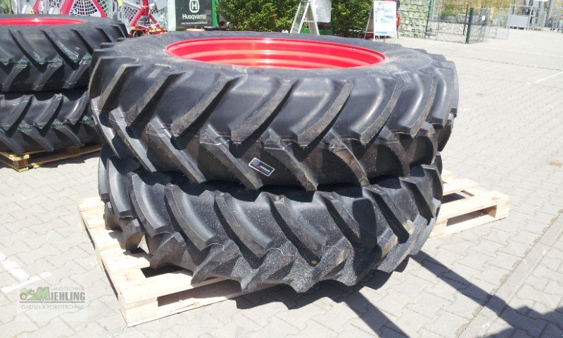 Reifen des Typs Mitas 480/80 R 46, Neumaschine in Pollenfeld (Bild 1)