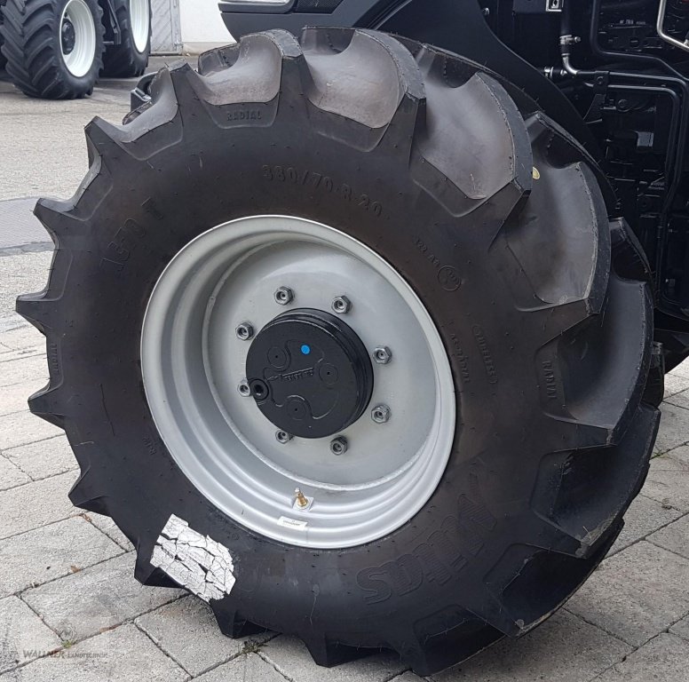 Komplettradsatz des Typs Mitas 380/70 R 20, Neumaschine in Wolnzach (Bild 1)