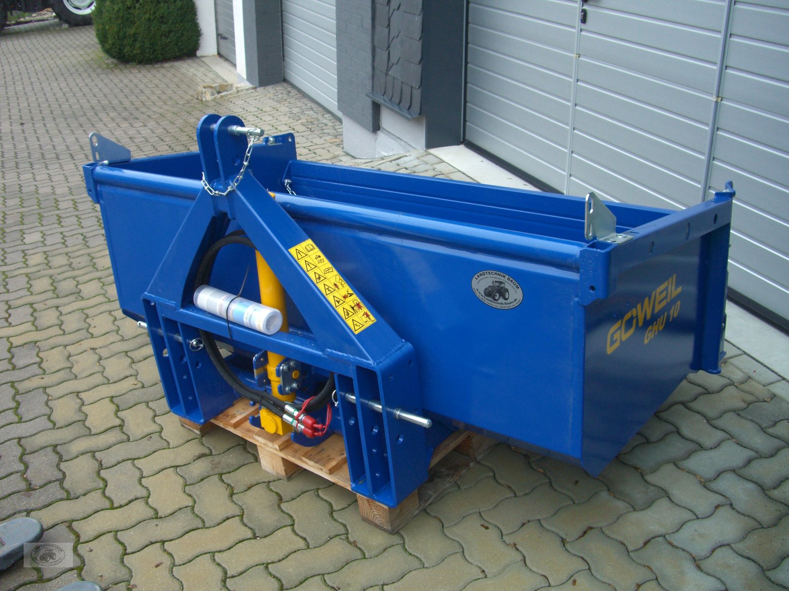 Heckcontainer des Typs Göweil "GHU10-2200DW" 2,32m Breit, Blau, Hochkippschaufel *NEU/UNBENUTZT* Bj.:Dez.2021., Neumaschine in Tschirn (Bild 1)