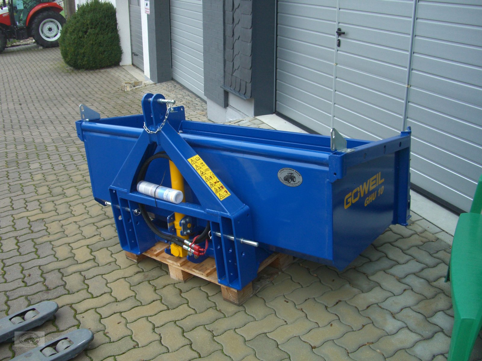 Heckcontainer des Typs Göweil "GHU10-2200DW" 2,32m Breit, Blau, Hochkippschaufel *NEU/UNBENUTZT* Bj.:Dez.2021., Neumaschine in Tschirn (Bild 2)