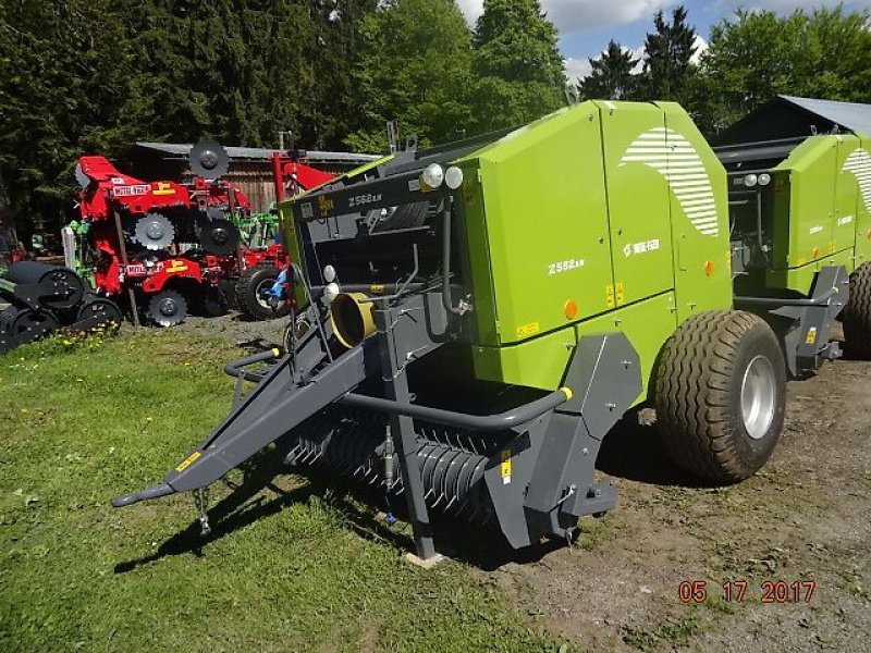 Rundballenpresse des Typs Metal-Fach Z 562 RW-    NEU  - Mit Rotor - Schneidwerk- Sonderpreis, Neumaschine in Neureichenau (Bild 18)