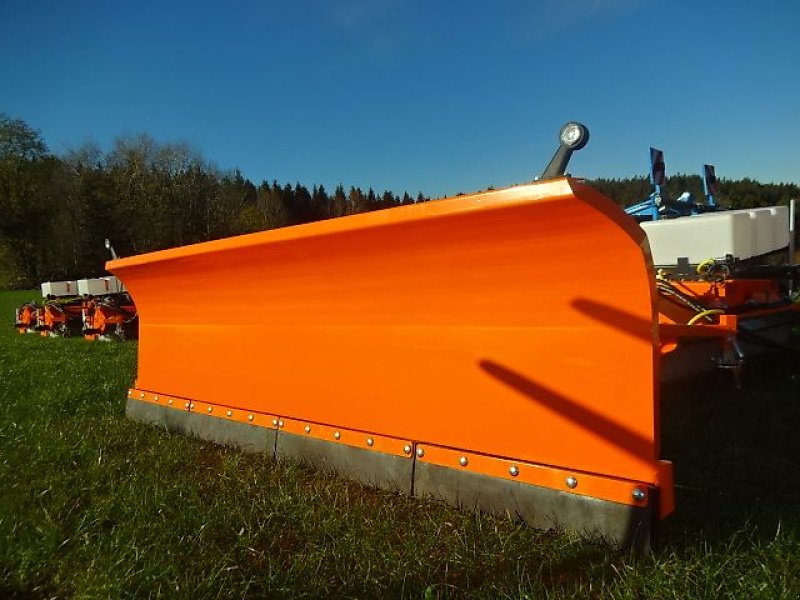 Schneepflug des Typs M&H Schneeschild 3 Meter SP -  Hydraulisch schwenkbar- mit Anfahrsicherung, Neumaschine in Neureichenau (Bild 2)