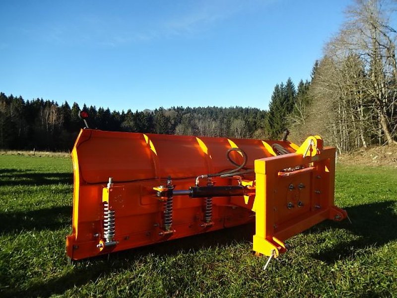 Schneepflug des Typs H-L-M SP-H 270 -H- hydraulisch schwenkkbar- auch in Größen 2,5- Meter - 2,7 Meter- 3- Meter- 3,3, Meter, Neumaschine in Neureichenau (Bild 10)