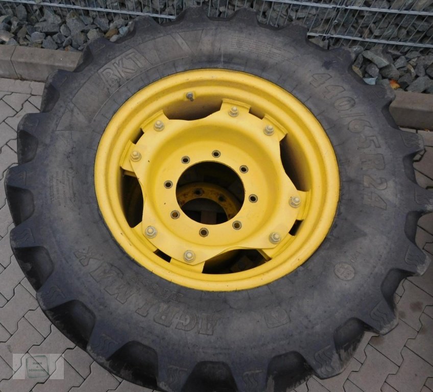 Komplettradsatz des Typs BKT 440/65R24, Gebrauchtmaschine in Gross-Bieberau (Bild 1)