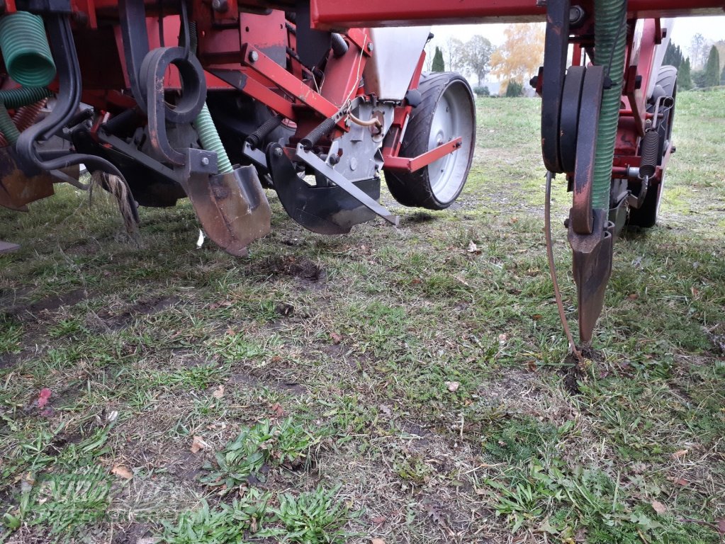 Einzelkornsägerät des Typs Becker Aeromat 8-reihig, Gebrauchtmaschine in Lamstedt (Bild 12)