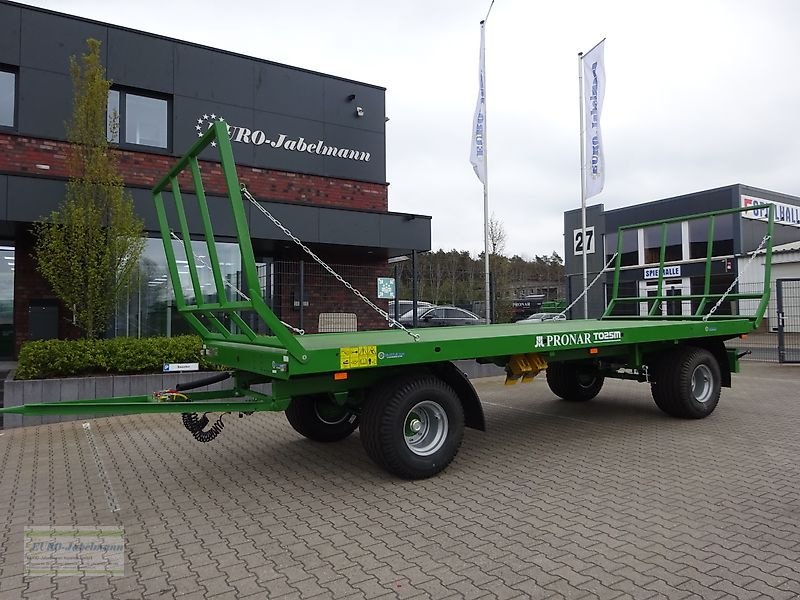 Ballentransportwagen des Typs PRONAR 2-achs Anhänger, Ballenwagen, Strohwagen, TO 25 M; 12,0 to, Neumaschine in Itterbeck (Bild 13)