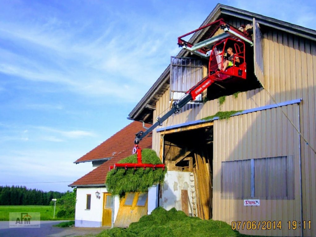 Turmdrehkran des Typs Stepa Hängedrehkran Teleskop, Neumaschine in Gotteszell (Bild 1)